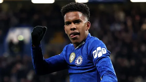 Estevão decide para o Chelsea diante do Barcelona na Champions League. (Photo by Justin Setterfield/Getty Images)