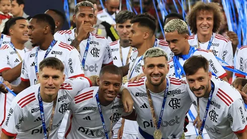 Arrascaeta, Viña e Varela, convocados pela seleção uruguaia, são poupados no Brasileirão para focar na final. (Foto: Buda Mendes/Getty Images)