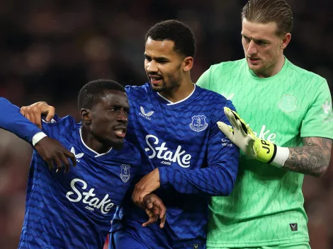 Idrissa Gueye, jogador do Everton, fala após expulsão contra o Manchester United