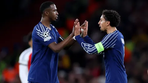 Marquinhos e Pacho, dupla de zaga do PSG. (Foto: Michael Steele/Getty Images)