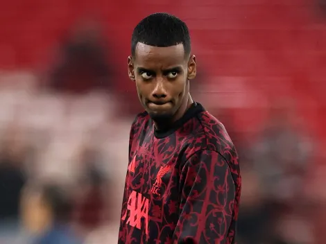 Liverpool x PSV: Alexander Isak é barrado e vai para o banco