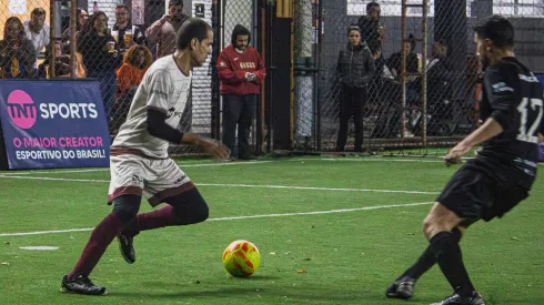 Leandro Barbosa em ação pela WE; Para o camisa 3, a entrega da equipe dentro de campo traduz união que vai além do futebol