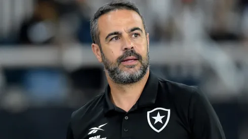 Artur Jorge é oferecido ao Grêmio e pode voltar ao futebol brasileiro. Foto: Dhavid Normando/Getty Images