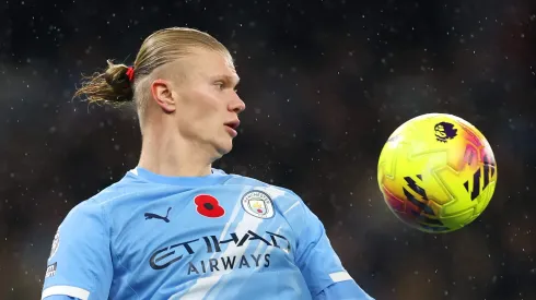 Guardiola mantém o 4-3-3 e confirma Nico González no lugar de Rodri; Haaland lidera a linha de frente contra o Leeds. (Carl Recine/Getty Images)