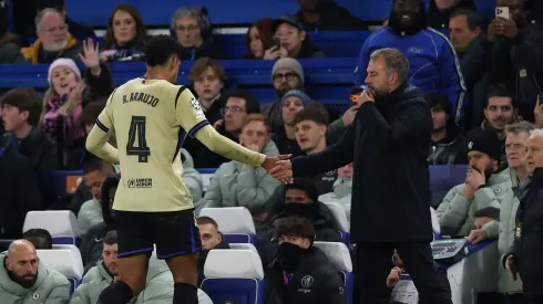 Hansi Flick revela situação de Araújo no Barcelona. Foto: Justin Setterfield/Getty Images