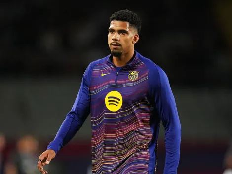 Ronald Araujo é defendido por Laporta no Barcelona