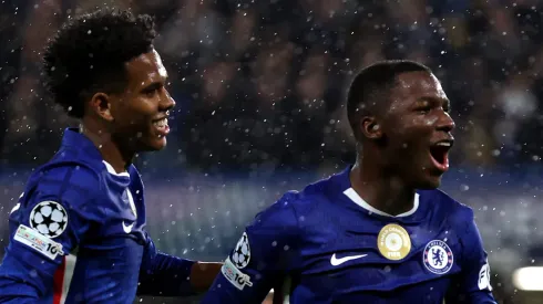 Real Madrid leva fora de Moíses Caicedo, que deseja ficar no Chelsea. (Foto: Justin Setterfield/Getty Images)