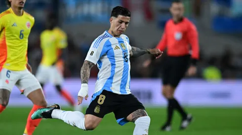 Enzo Fernández explicou o que fez para se redimir com jogadores do Chelsea. Marcelo Endelli/Getty Images