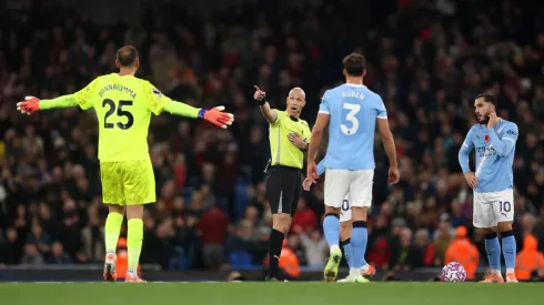 Donnarumma corre risco de desfalcar o Manchester City devido a suspensão. Foto: Carl Recine/Getty Images
