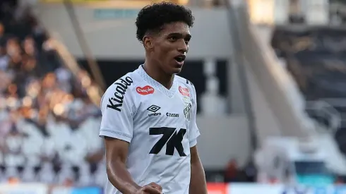 João Victor Souza do Santos se tornou alvo de clubes da Europa. Barcelona é um deles (Foto: Wagner Meier/Getty Images)