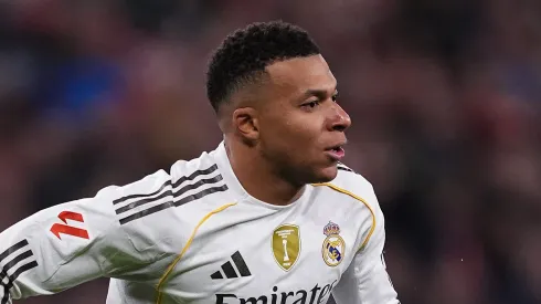 Feito histórico: Kylian Mbappé equipara recorde de gols anual de Cristiano Ronaldo com 61 tentos. (Foto: Juan Manuel Serrano Arce/Getty Images)
