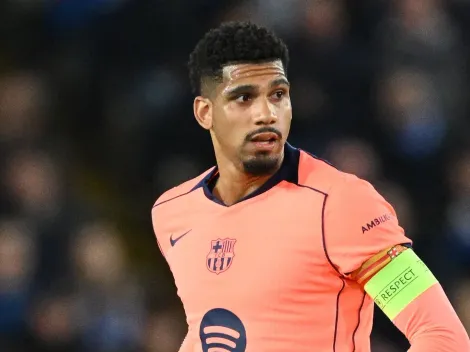 Ronald Araújo não será negociado pelo Barcelona após ser afastado