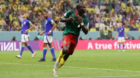 O atacante Aboubakar, da Seleção de Camarões (Clive Brunskill/Getty Images)