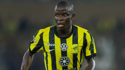 N'golo Kanté durante partida do Al-Ittihad. (Photo by Yasser Bakhsh/Getty Images)