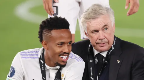 Éder Militão e Carlo Ancelotti. (Foto: Alex Grimm/Getty Images)