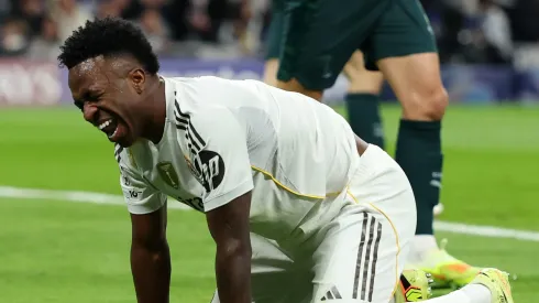 Derrota no Bernabéu: Real Madrid cai para o City e Vinícius Júnior vira alvo de insatisfação da torcida. (Foto: Florencia Tan Jun/Getty Images)