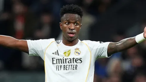 Real Madrid avisa Vini Jr que irá negociá-lo em 2026 se ele não renovar. (Foto: Angel Martinez/Getty Images)