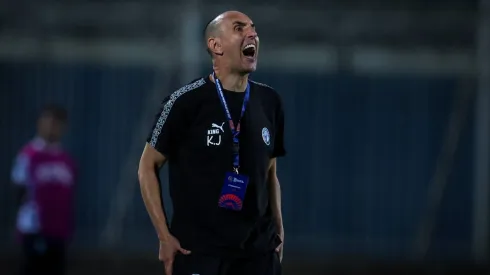 O técnico Krunoslav Jurcic em jogo do Pyramids (IMAGO / NurPhoto)