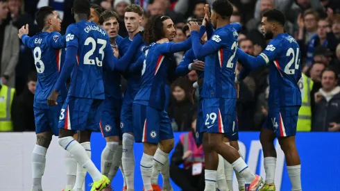 Chelsea comemorando gol contra o Everton