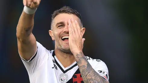 Boca Juniors quer contratar Vegetti, do Vasco, para vaga de Cavani. (Foto: Buda Mendes/Getty Images)