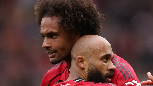 Manchester United pode negociar Joshua Zirkzee com o Milan; Roma lidera a disputa. (Photo by Matt McNulty/Getty Images)