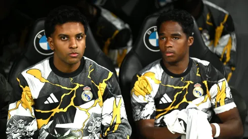 Rodrygo e Endrick no banco de reservas do Real Madrid (Denis Doyle/Getty Images)