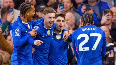 Jogadores comemoram gol de Palmer contra o Everton: camisa 10 tem ganhado minutos após voltar de lesão