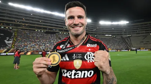 Saúl Ñíguez, meio-campista do Flamengo. (Foto: Rodrigo Valle/Getty Images)