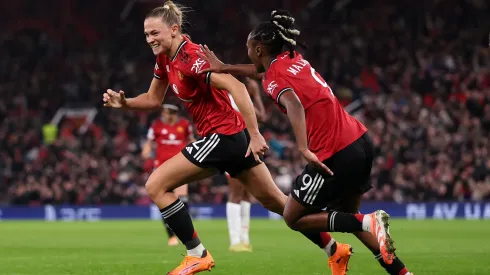 Juventus e Manchester United podem pegar uma das vagas diretas nas quartas da Champions Feminina – Foto: Carl Recine/Getty Images