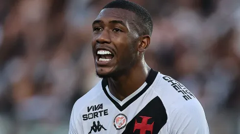 Rayen em ação com a camisa do Vasco (Foto: Wagner Meier/Getty Images)
