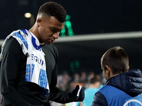 Kylian Mbappé vira ícone em momento com jogadores do Talavera