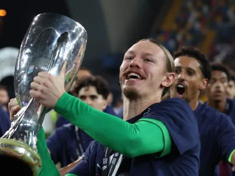 Vídeo de Safonov recebendo "cola" no PSG x Flamengo viraliza