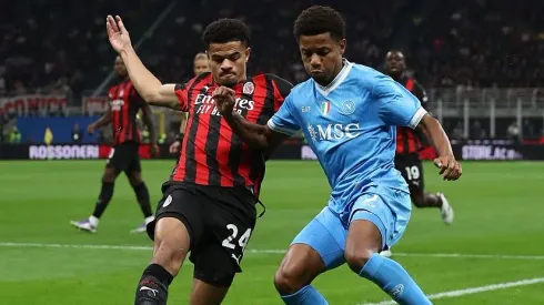 Zachary Athekame, do Milan, e David Neres, do Napoli. Times se enfrentam nesta quinta (18) pela Supercoppa da Itália (Foto: Marco Luzzani/Getty Images)