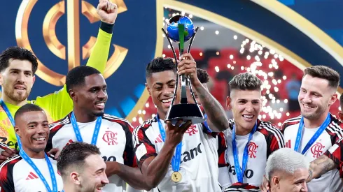 Atletas do Flamengo comemorando o título do Derby das Américas. (Photo by Getty Images/Getty Images)