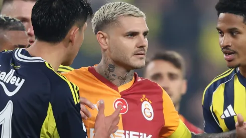 Icardi durante clássico do campeonato turco. (Photo by Ahmad Mora/Getty Images)