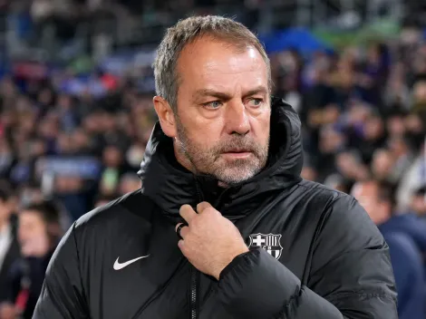 Barcelona oferece renovação a Flick, mas treinador não tem pressa