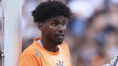 Italianos topam pagar R$ 40 milhões por Hugo Souza; Corinthians rejeita. (Foto: Alexandre Schneider/Getty Images)