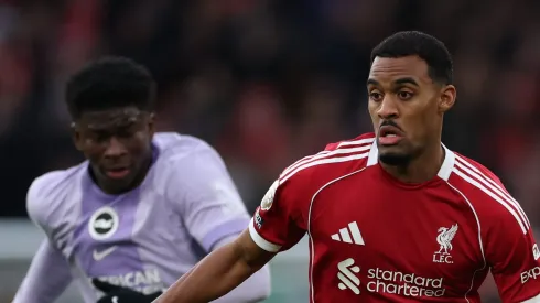 Manchester United muda os planos após Brighton vetar a saída de Carlos Baleba. (Photo by Michael Regan/Getty Images)