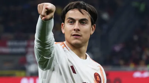 Catherine Fulop revela planos de Dybala para o Boca Juniors, condicionados a junho. (Photo by Marco Luzzani/Getty Images)