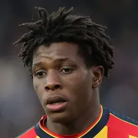 Manchester United busca substituto para Patrick Dorgu no mercado