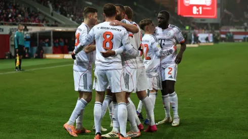 Bayern de Munique comemorando gol contra o Heidenheim