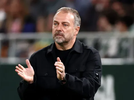 Flick revela reunião com Deco visando reforços para a zaga do Barcelona