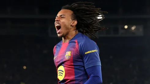 Jules Koundé, do Barcelona. (Foto: Judit Cartiel/Getty Images)
