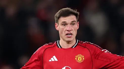 Ugarte está sem crédito com a torcida do Manchester United (Photo by Justin Setterfield/Getty Images)