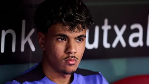 Everton traça estratégia para jovem lateral. Foto: Juan Manuel Serrano Arce/Getty Images