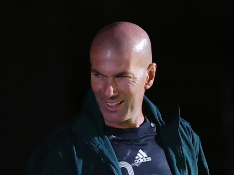 Zidane é flagrado assistindo o filho em campo pela Copa Africana das Nações