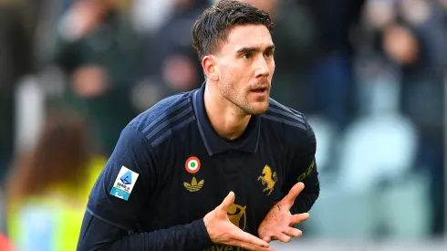 Vlahovic é o novo alvo do Liverpool para substituir Isak. Foto: Valerio Pennicino/Getty Images