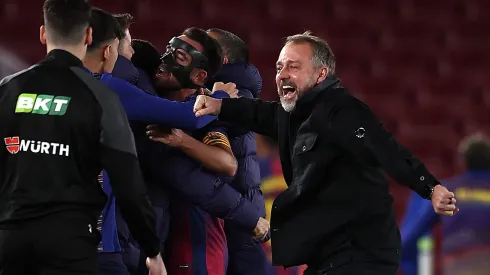 Gerard Martín ascende no Barcelona e se torna indispensável para Hansi Flick. (Photo by Eric Alonso/Getty Images)