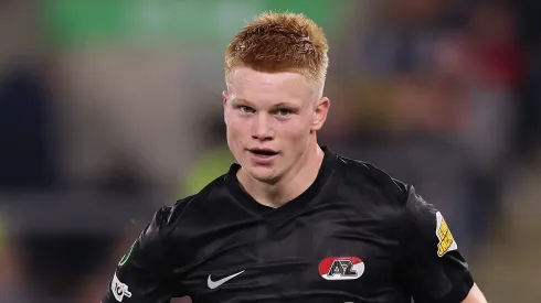 Manchester United terá que pagar R$388 milhões para contratar Kees Smit. (Photo by Ryan Pierse/Getty Images)