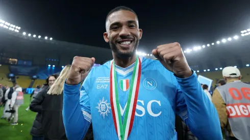Juan Jesus comemora título do Napoli (Abdullah Ahmed/Getty Images)